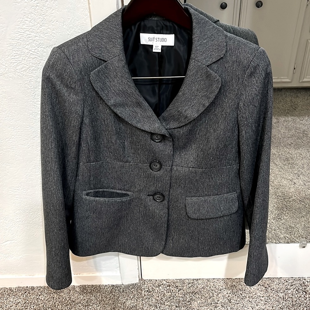 Suit Studio Vintage Women’s Button Up Suit Jacket Size 6Petite